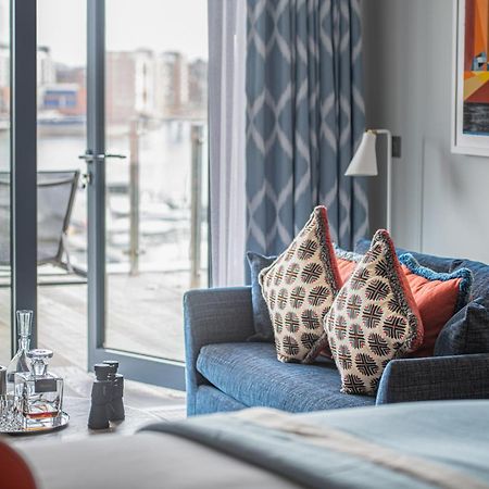 Harbour Hotel & Spa Southampton Bagian luar foto A guest room at the Hotel Commonwealth