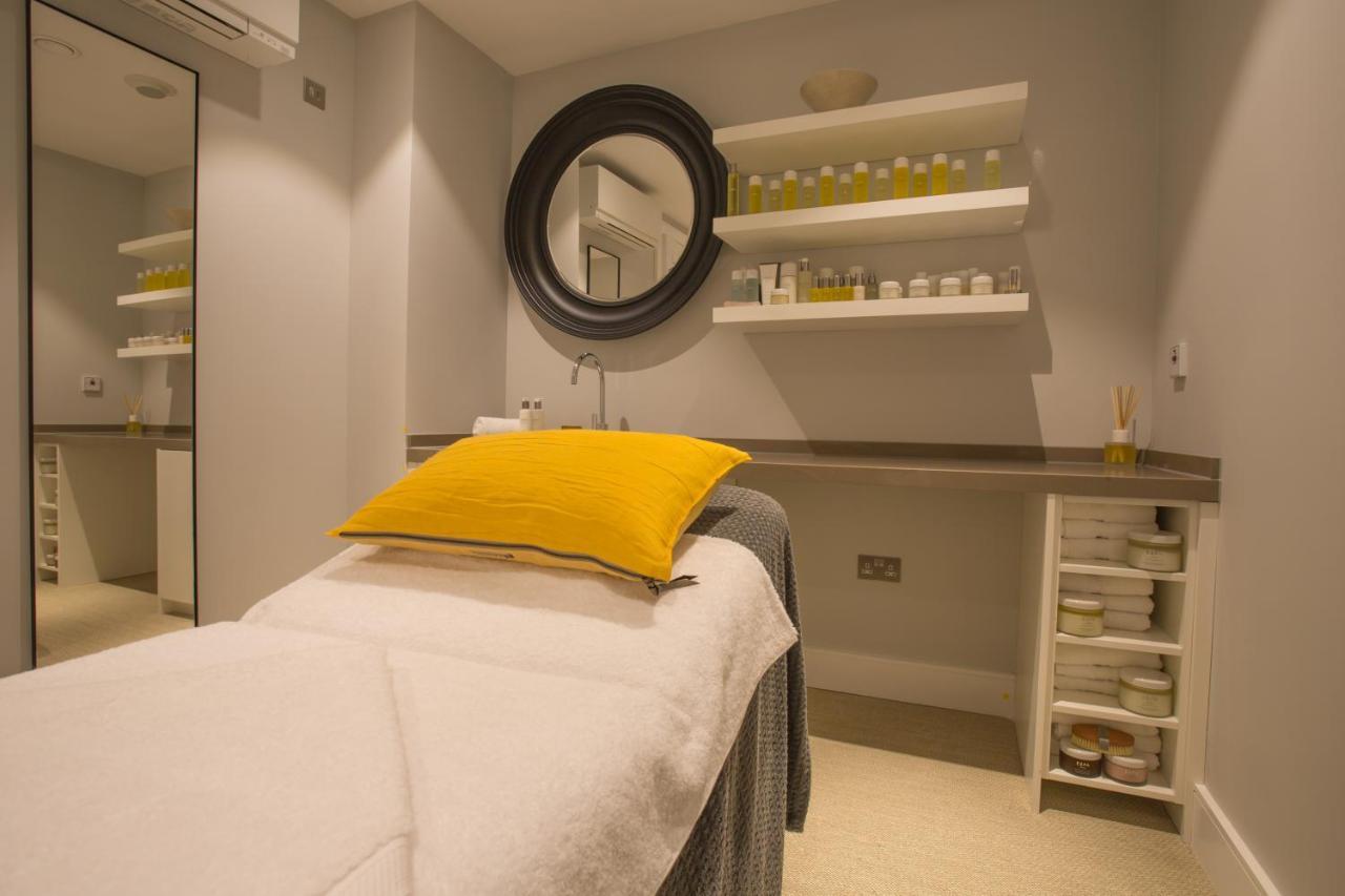 Harbour Hotel & Spa Southampton Bagian luar foto Treatment room at The Harley Street Clinic