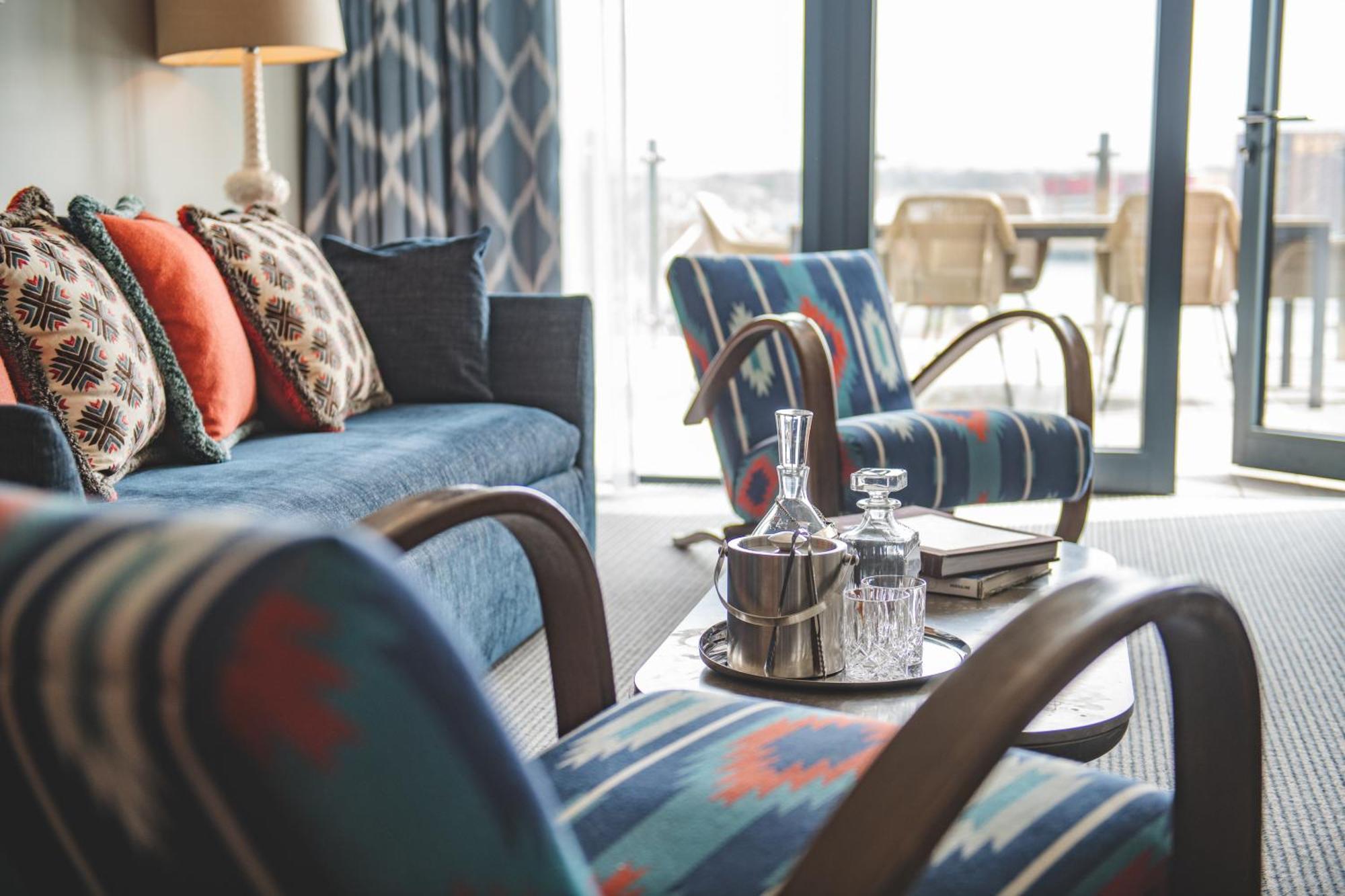 Harbour Hotel & Spa Southampton Ruang foto A suite at the hotel