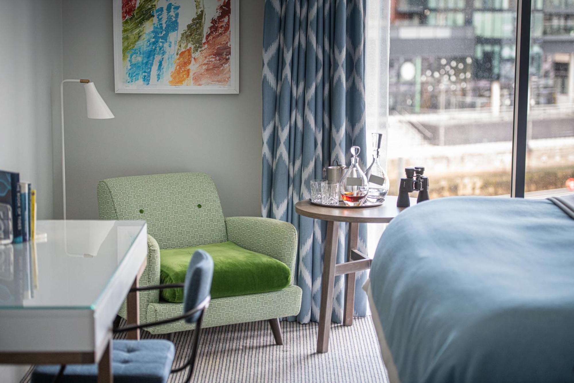Harbour Hotel & Spa Southampton Bagian luar foto A room at the hotel